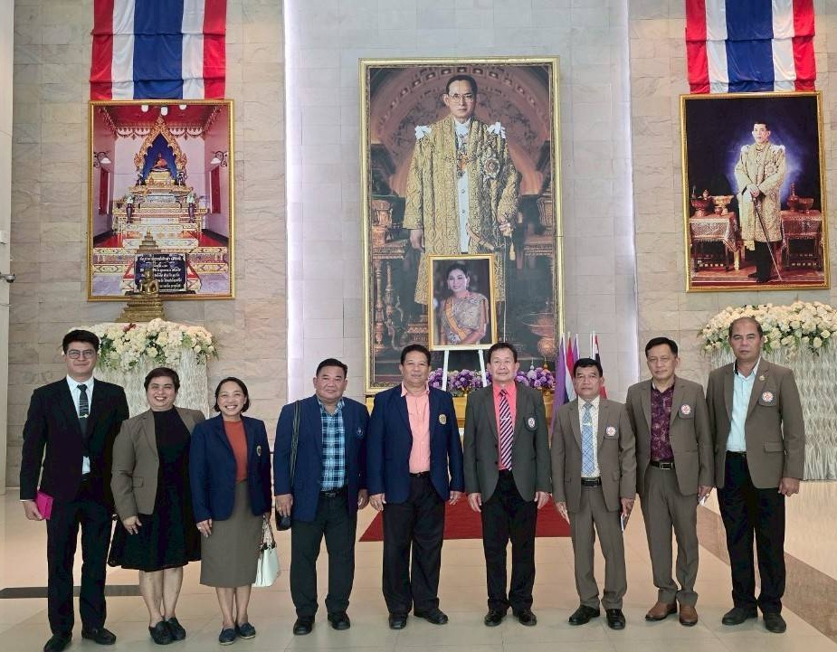 สมาคมรองผู้อำนวยการโรงเรียนมัธยมศึกษาแห่งประเทศไทย ส.ร.ม.ท. เข้าเยี่ยมคารวะ ผู้ว่าราชการจังหวัดระยอง นายก อบจ.ระยอง ผู้อำนวยการสำนักงานเขตพื้นที่การศึกษามัธยมศึกษาชลบุรี ระยอง เพื่อขอความอนุเคราะห์สนับสนุน การประชุมสัมมนาวิชาการ ของสมาคม
